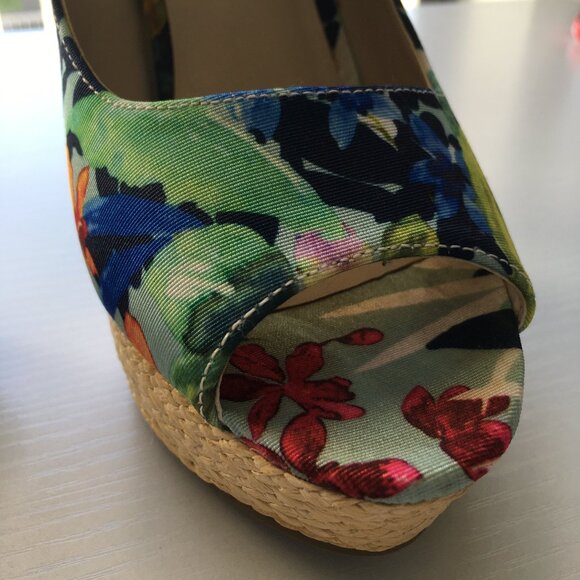 Tropical Print Peep Toe Heels by Apt. 9 - Picture 11 of 15